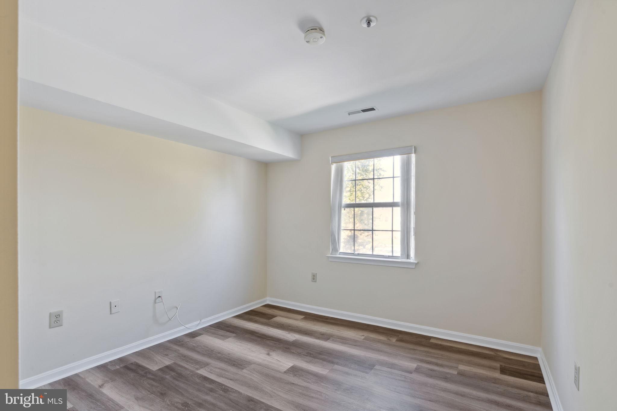 8381 Montgomery Run Road, Unit E Ellicott City, MD 21043 - Photo 24 of 31 2nd bedroom