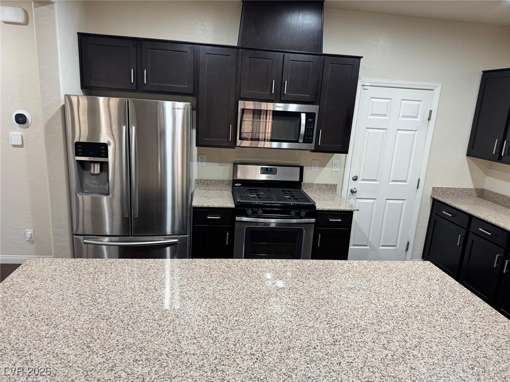 7042 Seat Wall Road Las Vegas, NV 89148 - Photo 3 of 29