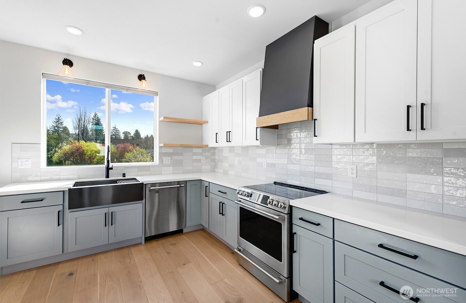 8451 18th Avenue Southwest Seattle, WA 98106 - Photo 13 of 39