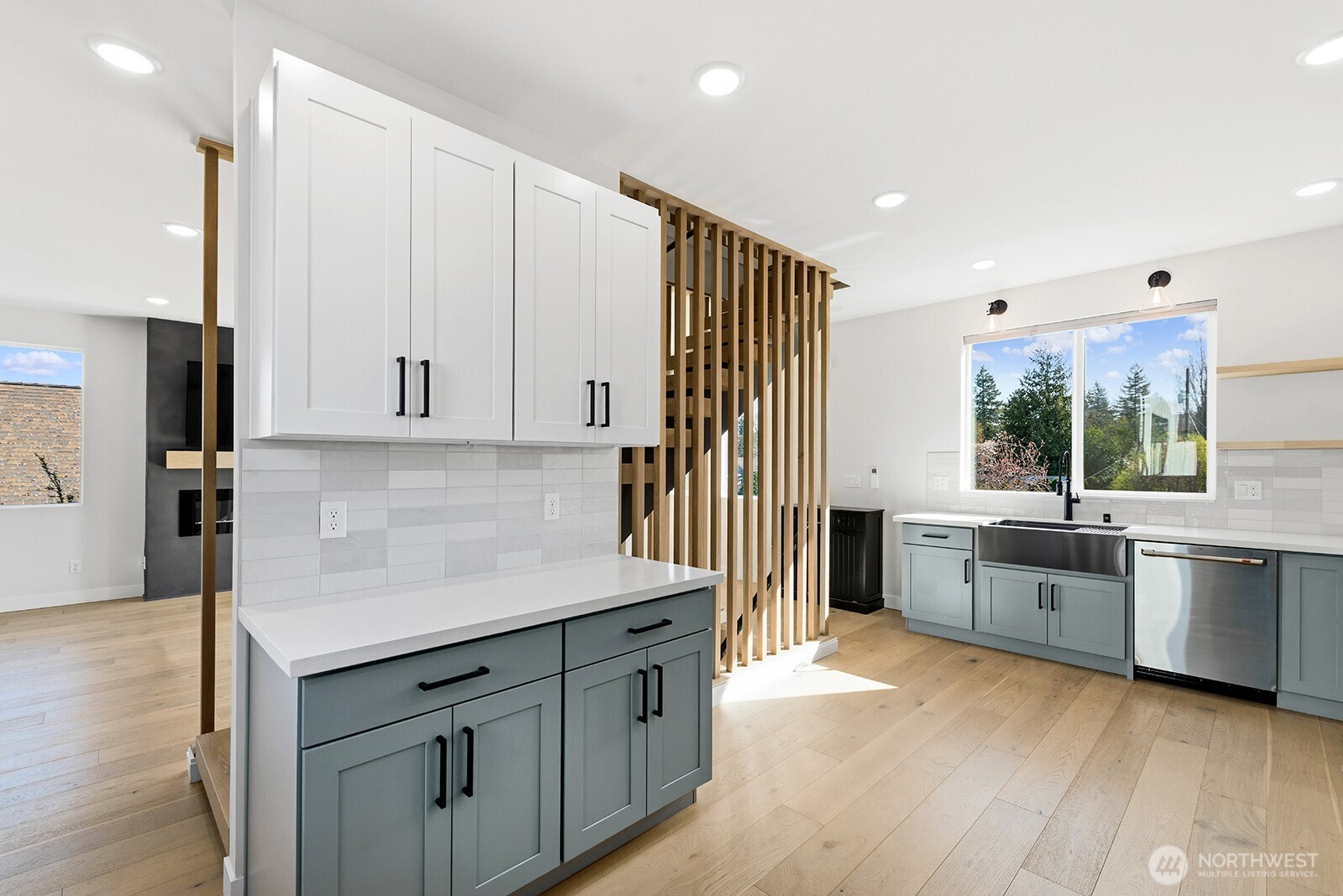 8451 18th Avenue Southwest Seattle, WA 98106 - Photo 16 of 39