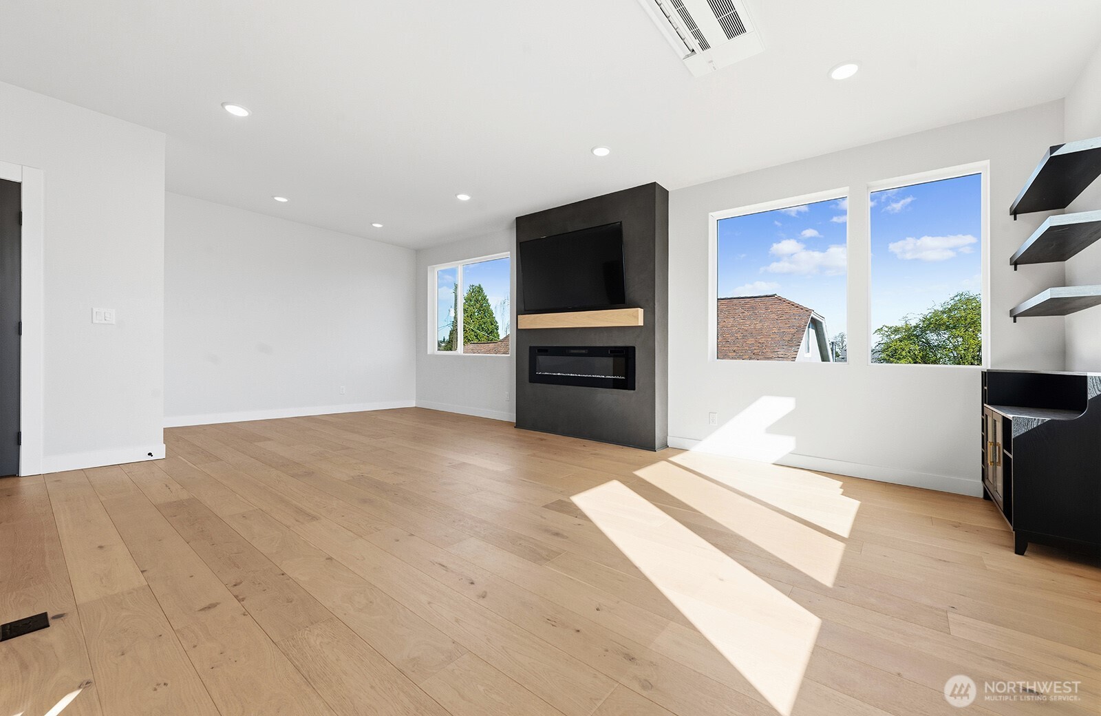 8451 18th Avenue Southwest Seattle, WA 98106 - Photo 21 of 39