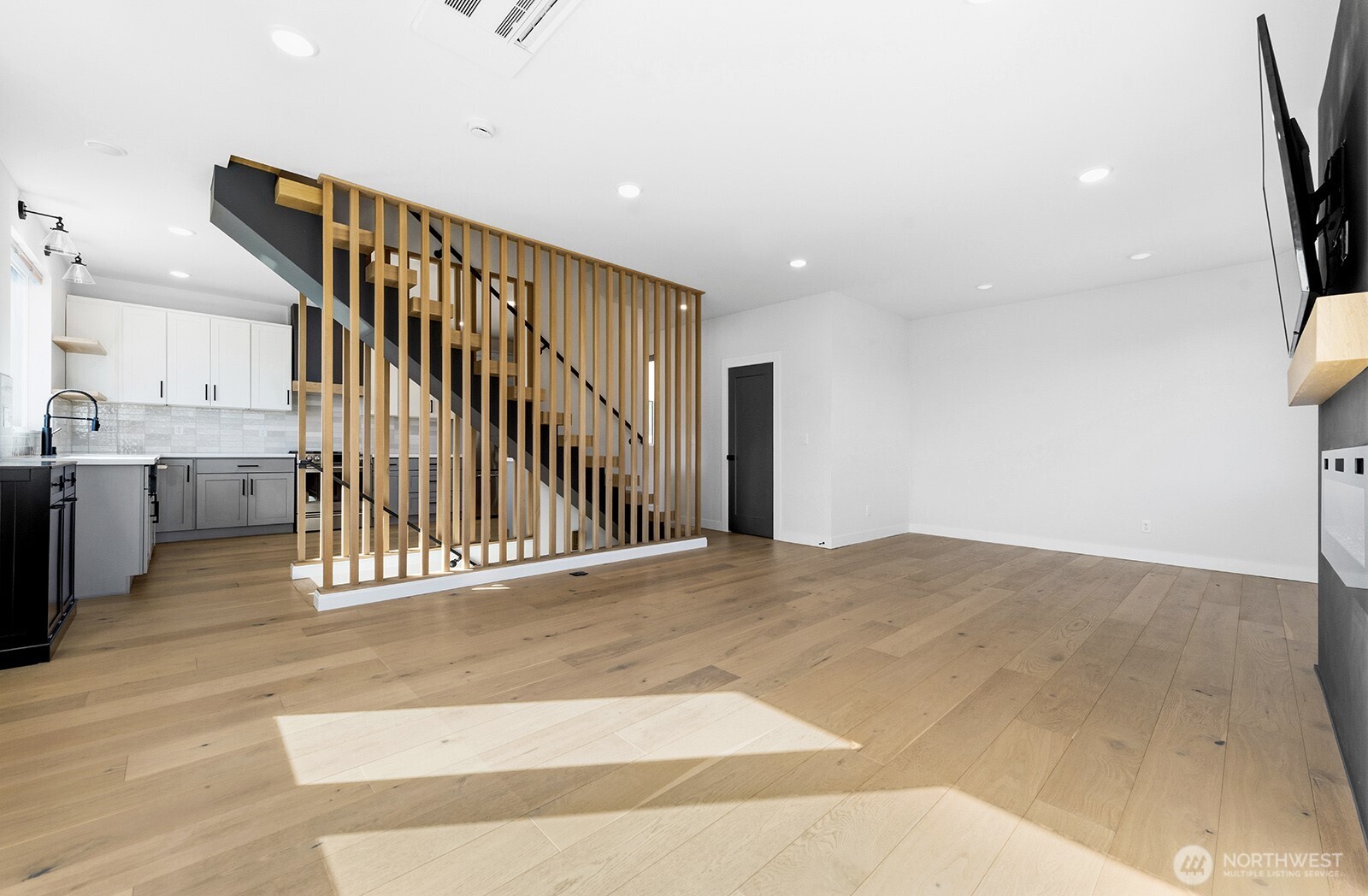 8451 18th Avenue Southwest Seattle, WA 98106 - Photo 24 of 39