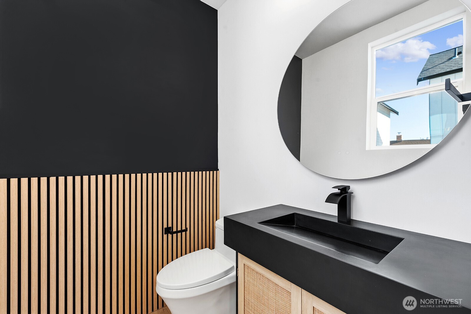 8451 18th Avenue Southwest Seattle, WA 98106 - Photo 25 of 39