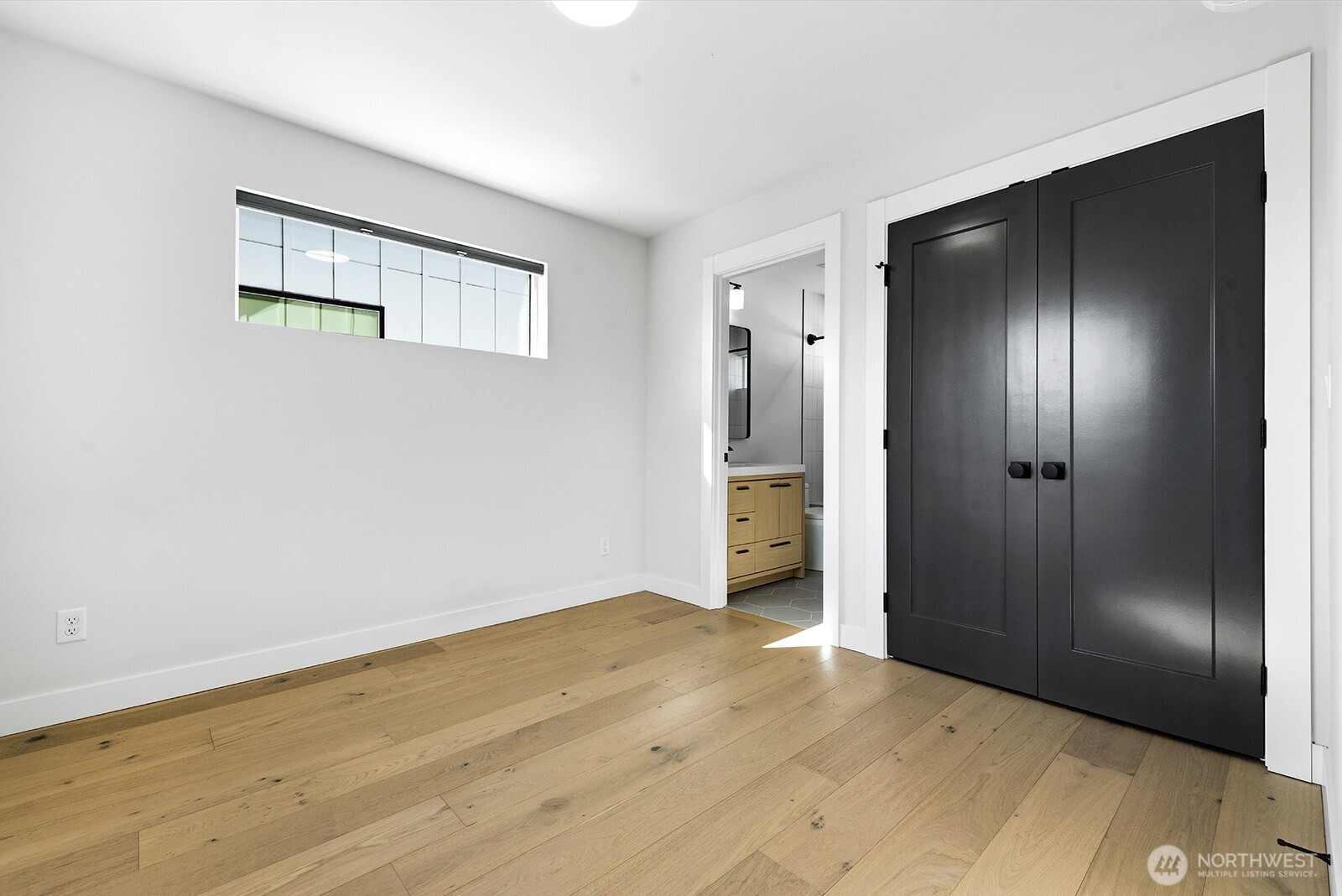 8451 18th Avenue Southwest Seattle, WA 98106 - Photo 27 of 39