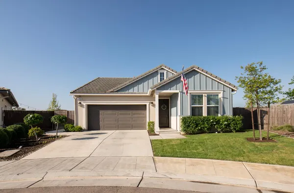 $439,900 | 998 Ponderosa Way West, Madera, CA 93636