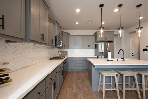 $439,900 | 998 Ponderosa Way West, Madera, CA 93636