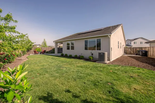 $439,900 | 998 Ponderosa Way West, Madera, CA 93636