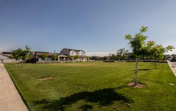 $439,900 | 998 Ponderosa Way West, Madera, CA 93636