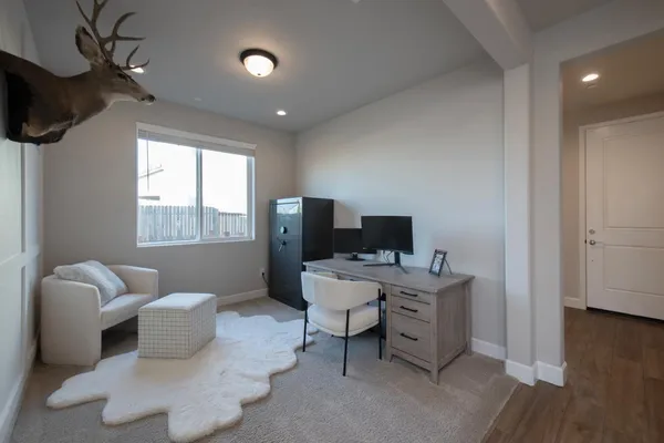 $439,900 | 998 Ponderosa Way West, Madera, CA 93636