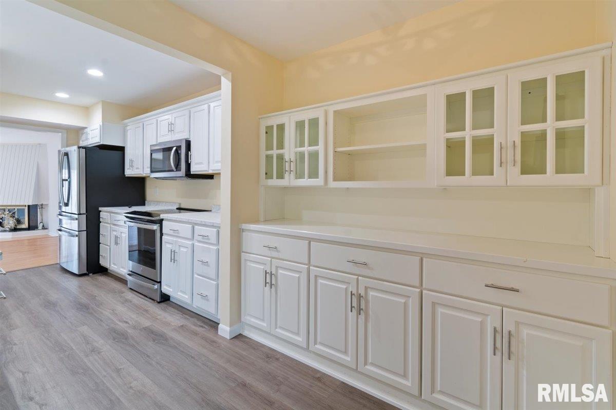 3 Country Place Springfield, IL 62703 - Photo 11 of 49