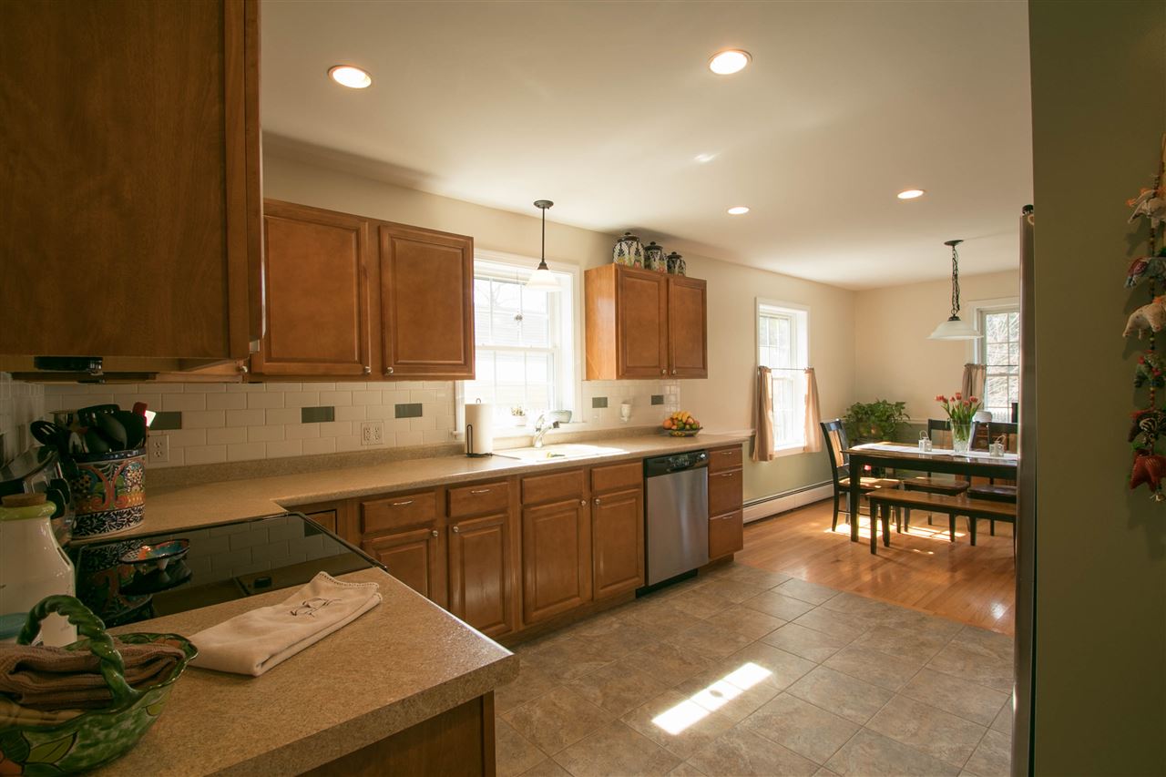 2 Beauview Street Rochester, NH 03867 - Photo 3 of 35