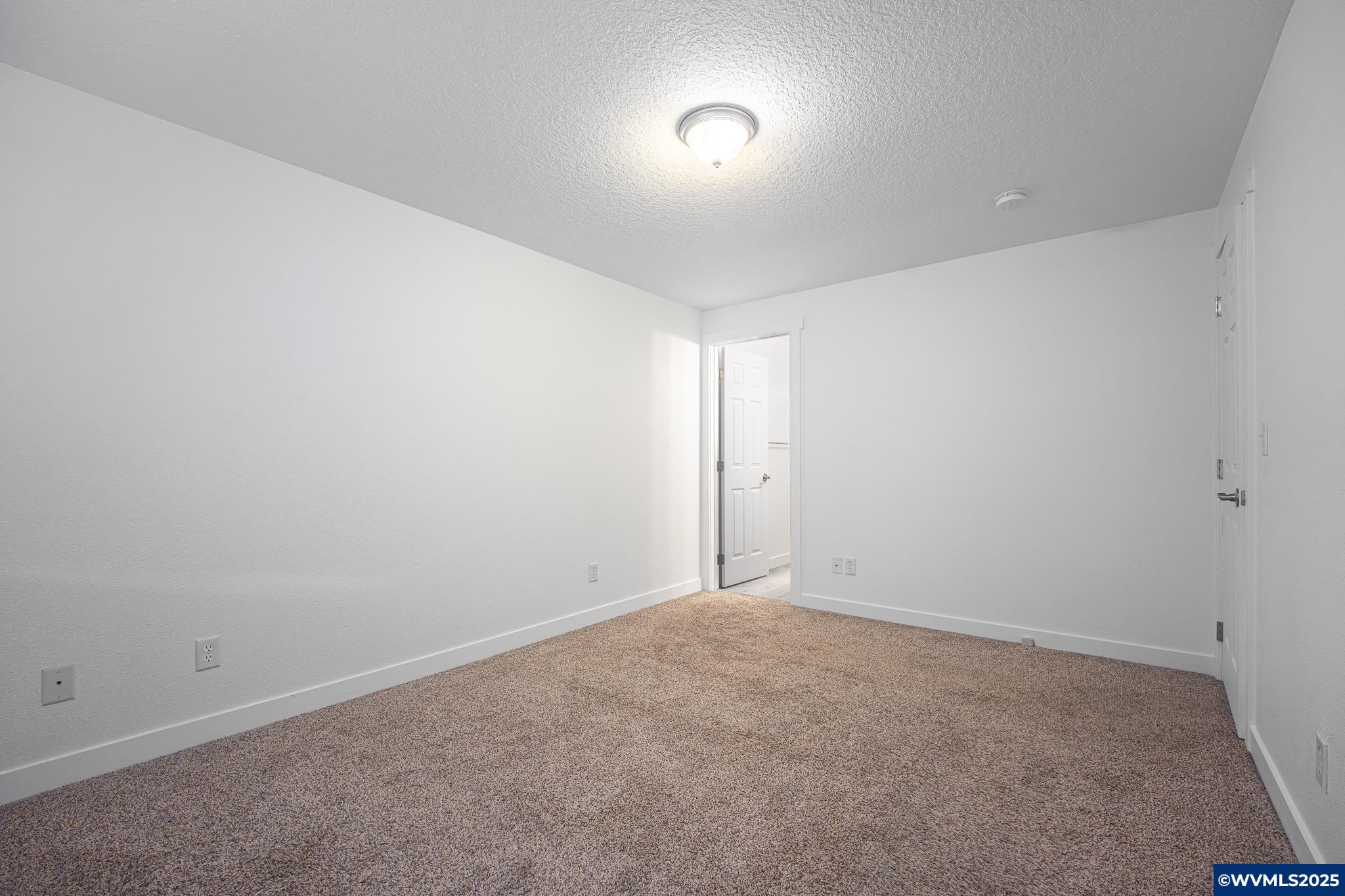 1467 South 7th Street Independence, OR 97351 - Photo 20 of 31 a view of an empty room