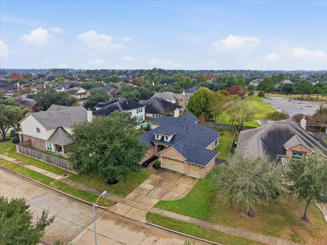 $500,000 | 19907 Ogdenburg Falls Drive, Spring, TX 77379