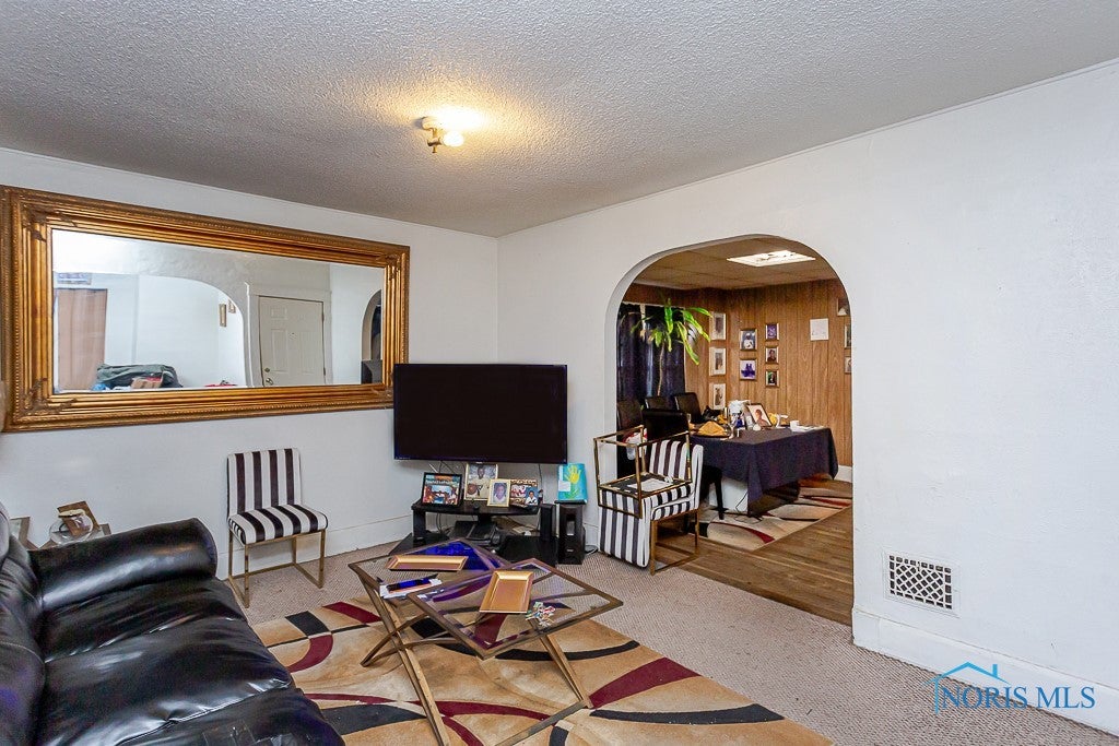 1034 Sherman Street Toledo, OH 43608 - Photo 5 of 25 Gallery Image 5