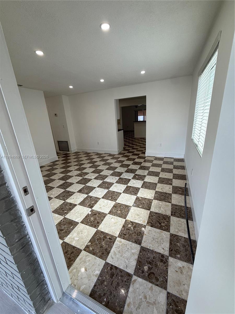 7312 Southwest 22nd Street Miami, FL 33155 - Photo 2 of 14