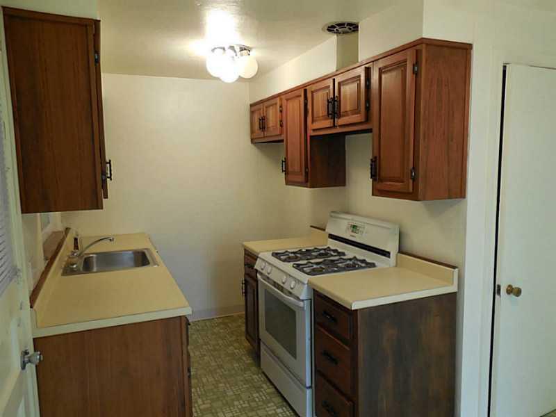 249 Forest Grove Road Coraopolis, PA 15108 - Photo 5 of 16 Kitchen.