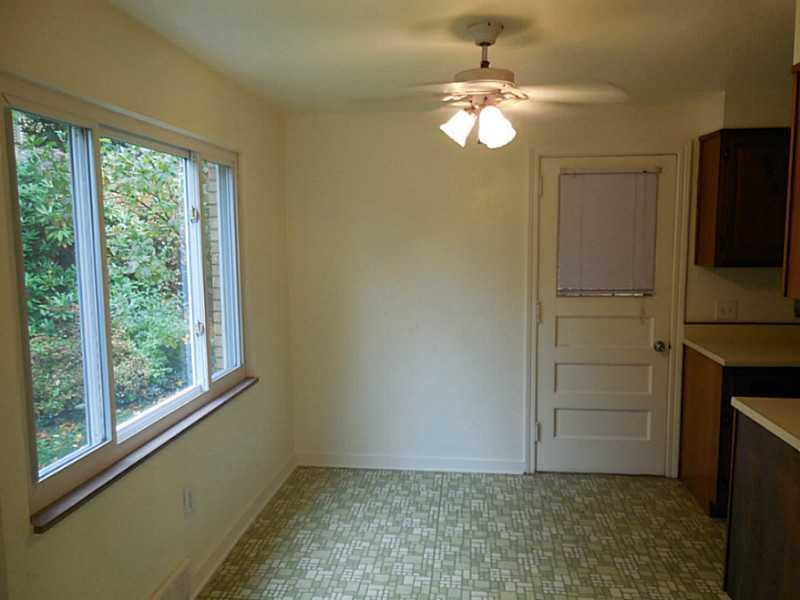 249 Forest Grove Road Coraopolis, PA 15108 - Photo 6 of 16 Dining Room.