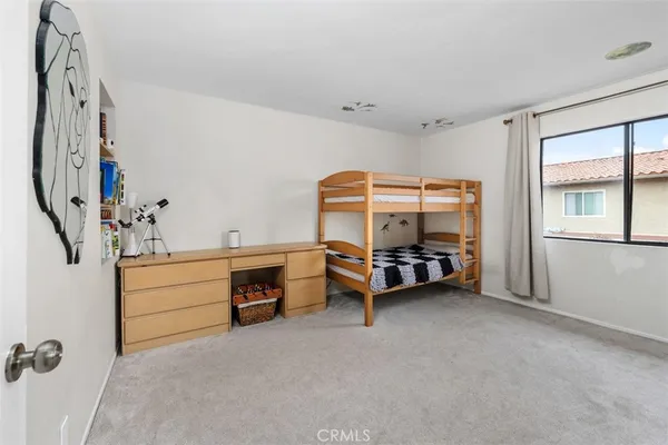 a view of livingroom with furniture