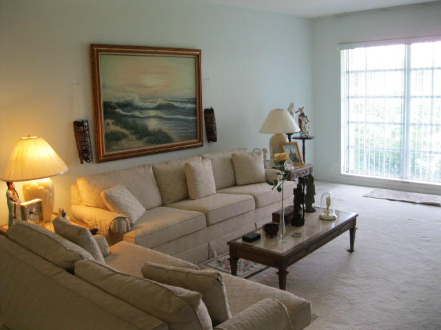 1012 Langer Way Delray Beach, FL 33483 - Photo 3 of 10 Living Area