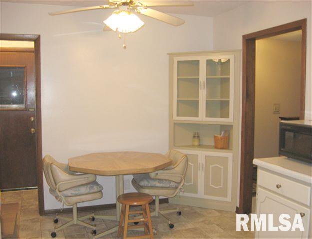 3203 Maplecrest Road Bettendorf, IA 52722 - Photo 4 of 9 Gallery Image 4