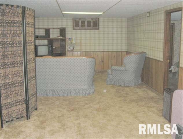 3203 Maplecrest Road Bettendorf, IA 52722 - Photo 5 of 9 Gallery Image 5