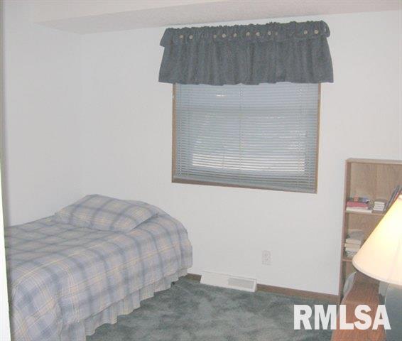 3203 Maplecrest Road Bettendorf, IA 52722 - Photo 8 of 9 Gallery Image 8
