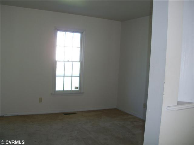 5200 Gatebridge Road Richmond, VA 23234 - Photo 7 of 12 Living Room