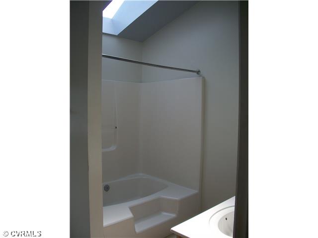 5200 Gatebridge Road Richmond, VA 23234 - Photo 9 of 12 Master Bath