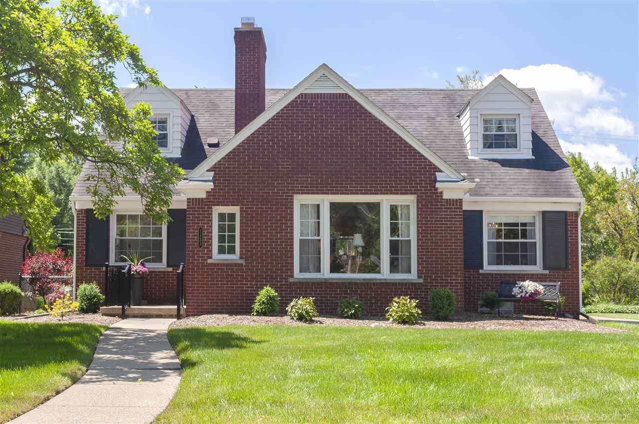 1133 Roslyn Road Grosse Pointe Woods, MI 48236 - Photo 1 of 39