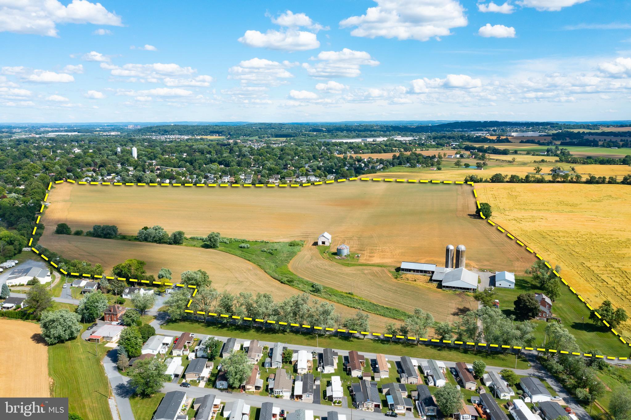 Boundary View / Grain Bin + Tobacco Barn In Middle