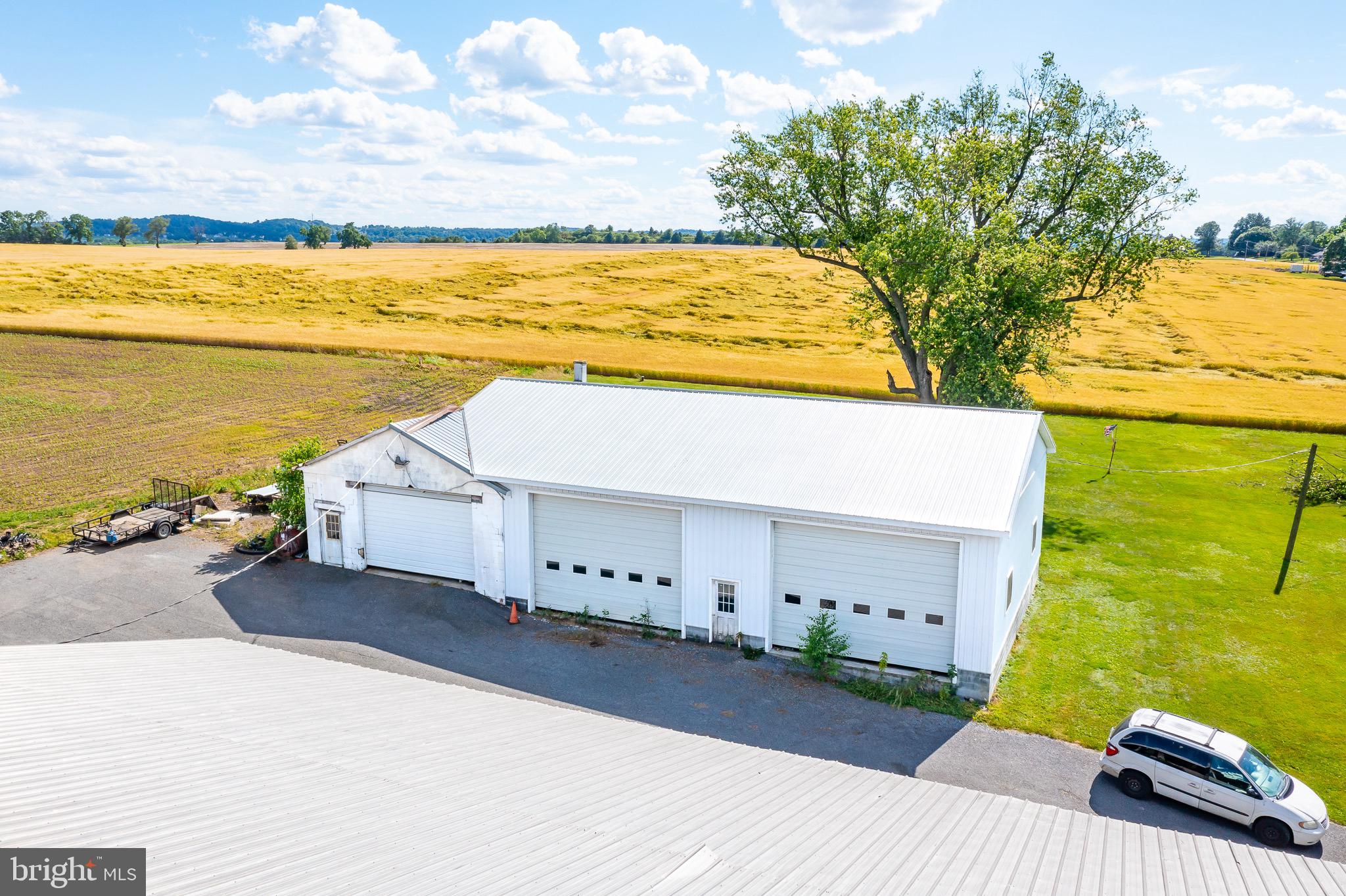 202 Prospect Road Landisville, PA 17538 - Photo 11 of 12 3 Oversized Garage Door Storage Building