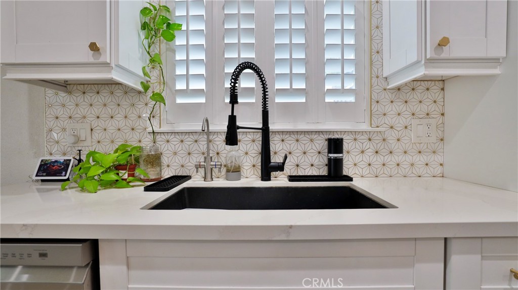 10068 Fox Street Riverside, CA 92503 - Photo 16 of 42 Gallery Image 16