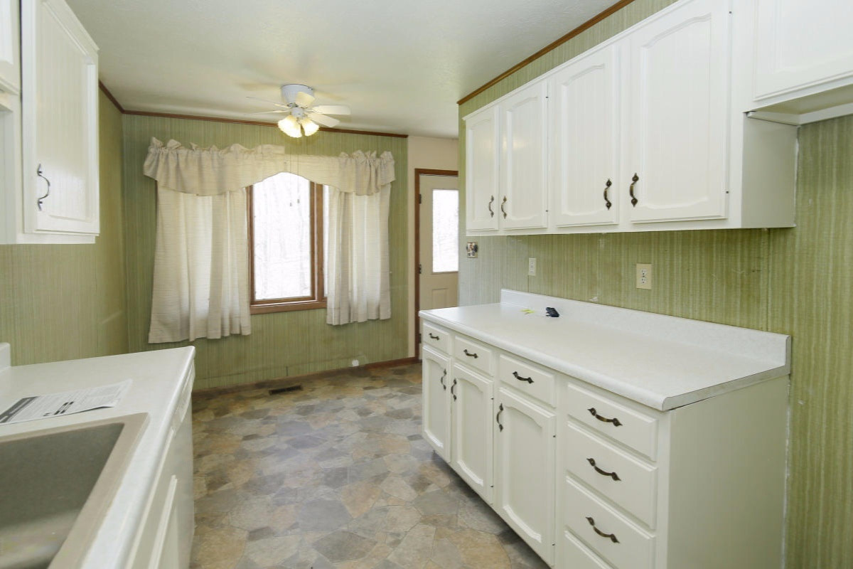 10153 Dutch Settlement Road Marcellus, MI 49067 - Photo 7 of 22 15015105_06