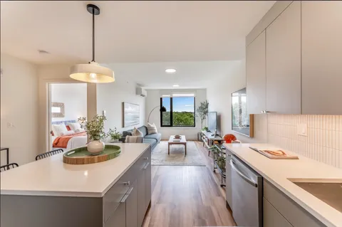 $2,175 | 873 Communipaw Avenue, Unit 210, Jersey City, NJ 07304