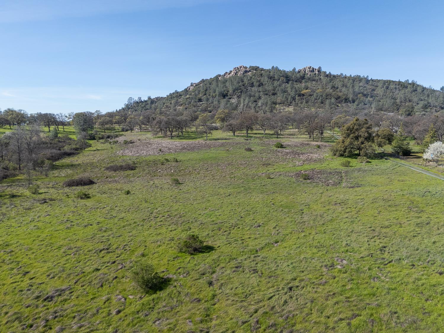 0 Marysville Road Browns Valley, CA 95901 - Photo 9 of 30 a view of a field with an ocean