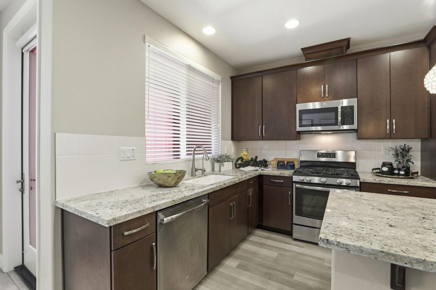 446 Ellicott Loop San Jose, CA 95123 - Photo 11 of 26