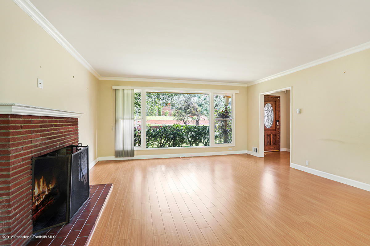 1512 Crest Drive Altadena, CA 91001 - Photo 3 of 18 7W6A2806