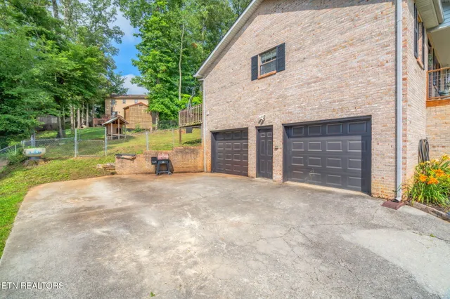 $359,000 | 124 Pheasant Road, Clinton, TN 37716