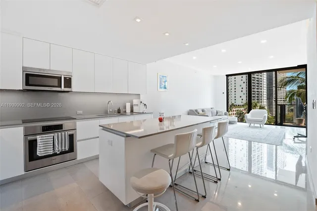 $1,650,000 | 68 Southeast 6th Street, Unit 805, Miami, FL 33131