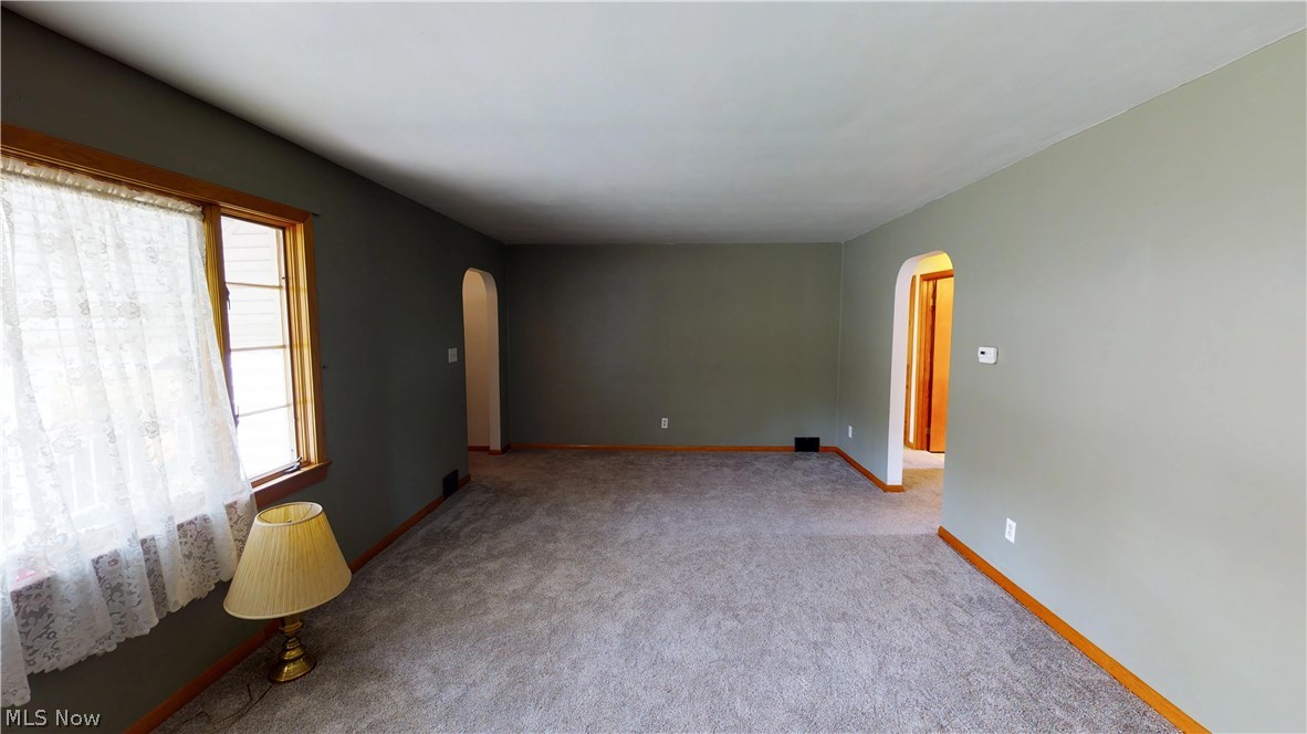 2824 East South Range Road New Springfield, OH 44443 - Photo 4 of 34