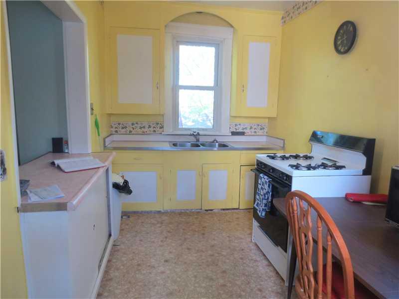 525 East Madison Street Rochester, PA 15074 - Photo 5 of 15 Kitchen.