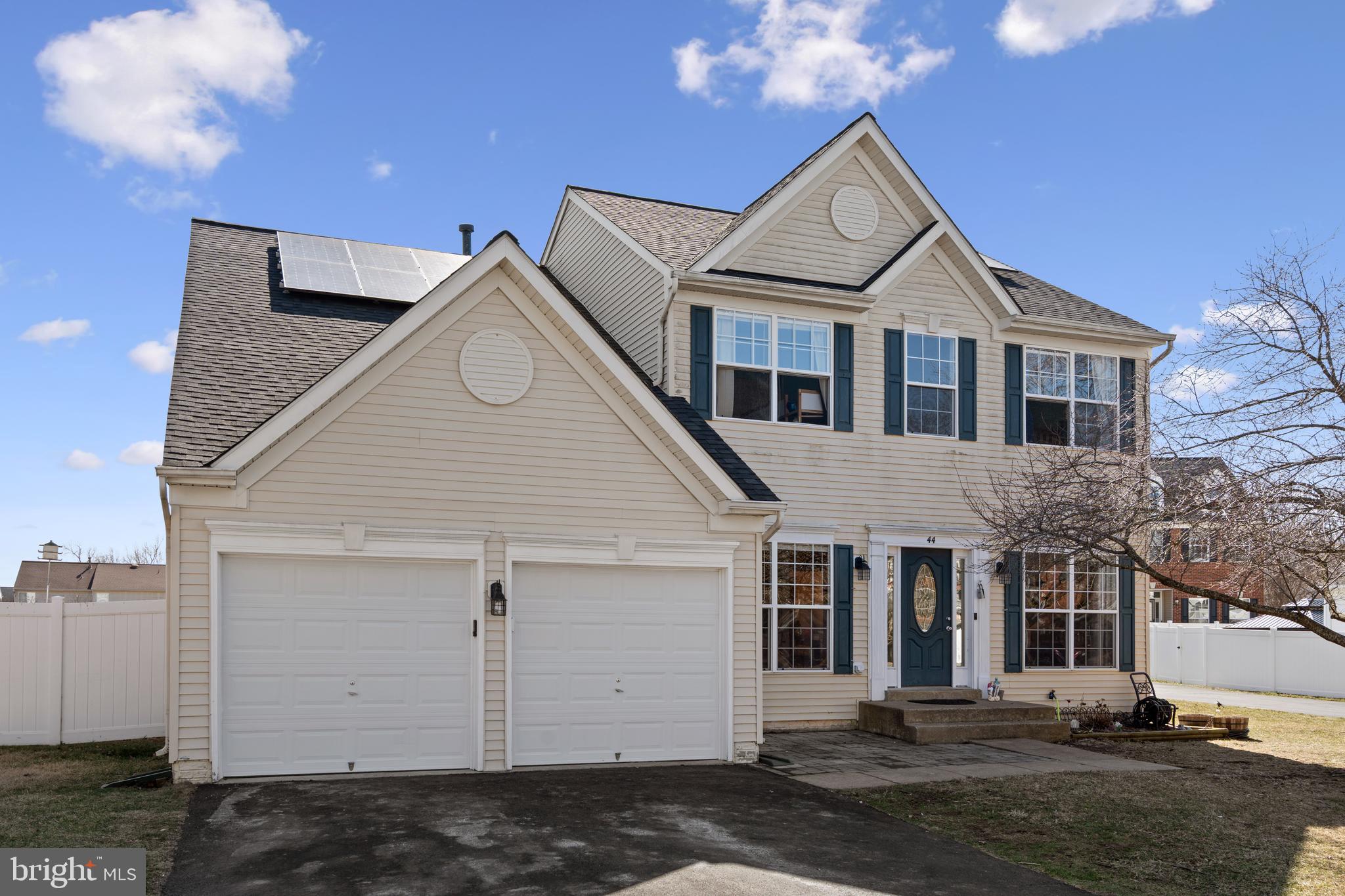 44 Hamstead Road Fredericksburg, VA 22405 - Photo 3 of 53 a front view of a house with a yard