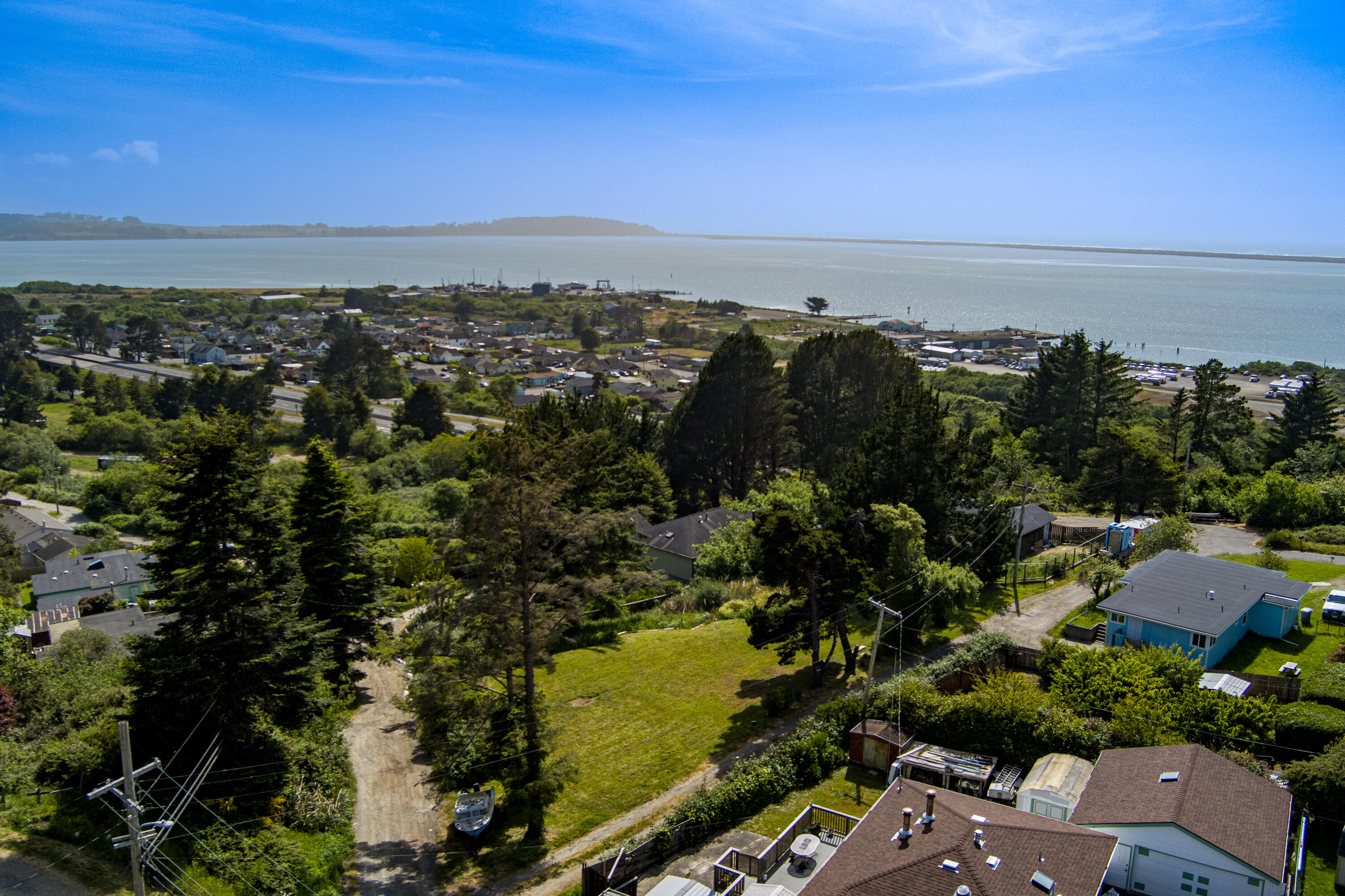 6498 Bell Terrace Road Eureka, CA 95503 - Photo 8 of 36