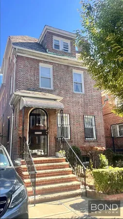 a view of a building entrance