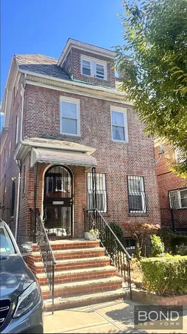 a view of a building entrance