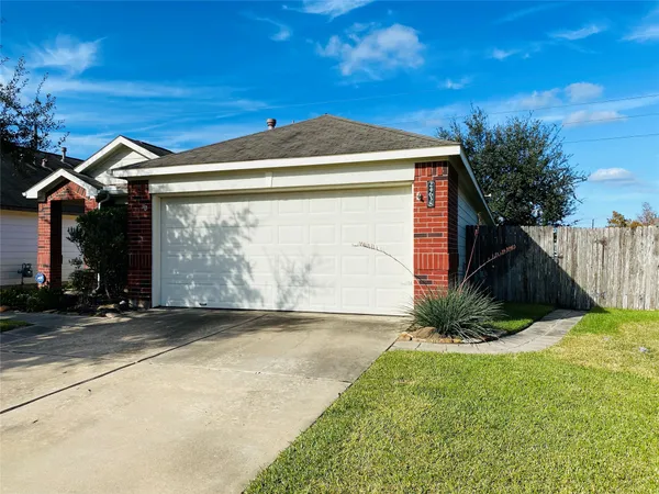 $1,900 | 24638 Lakecrest Village Drive, Katy, TX 77493