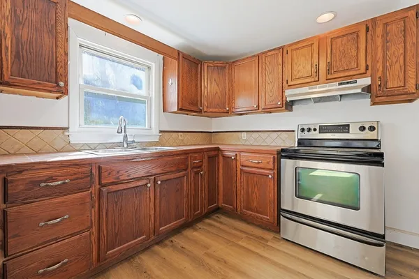 $329,000 | 124 Old County Road, Holland, MA 01521