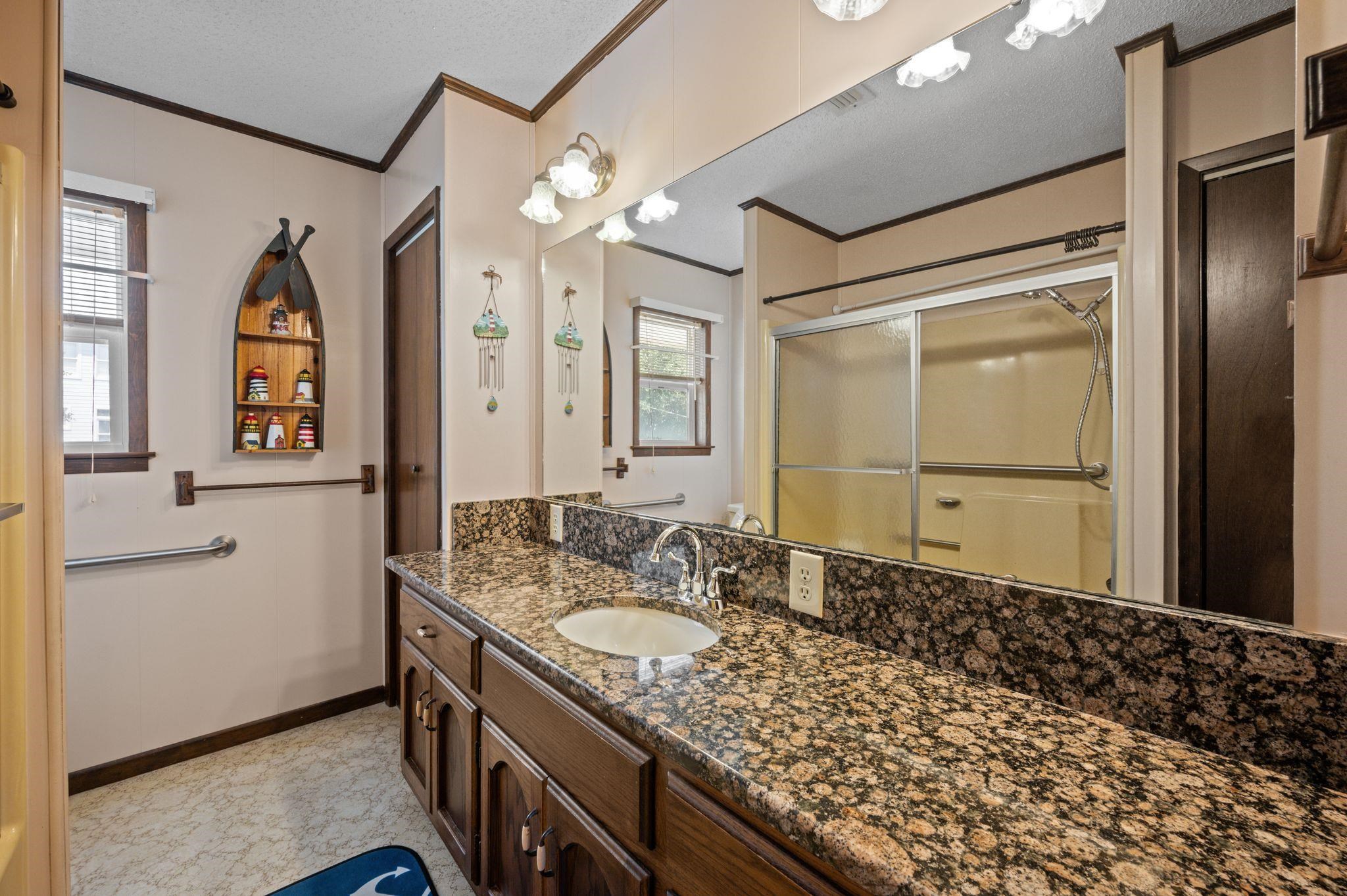 26418 Carondelette Drive Orange Beach, AL 36561 - Photo 31 of 48 Bathroom