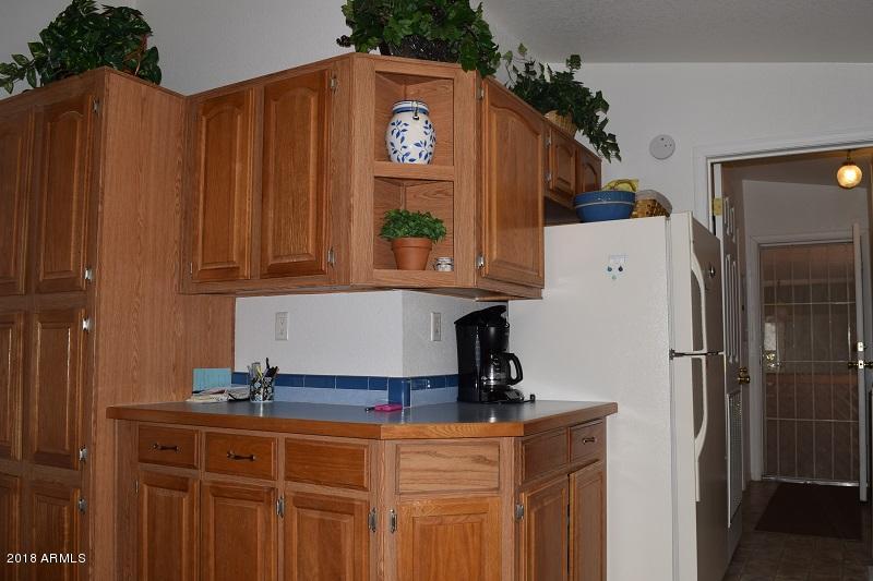 121 North Lakeshore Road Payson, AZ 85541 - Photo 8 of 36 Kitchen (3)