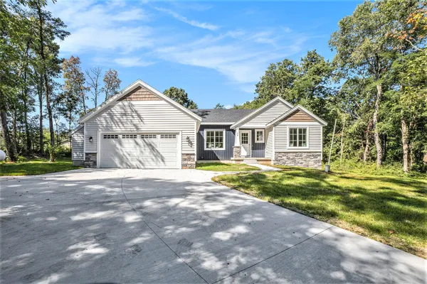 $419,000 | 36 South Yankee Springs Road, Middleville, MI 49333